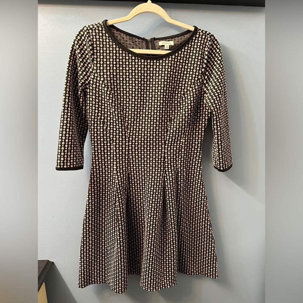 Max Studio Skater Dress Size Small Fit and Flare Swing Black White 3/4 sleeves